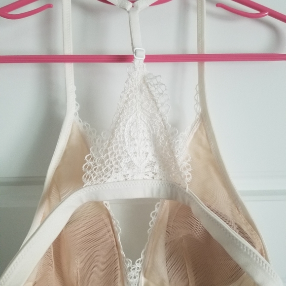 NWOT VS Ivory bralette - Picture 9 of 9